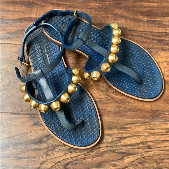 2 pair of shoes. Size 35. - Picture 3 of 5